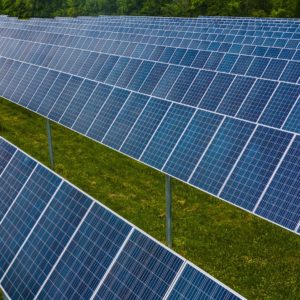 Fachkraft für erneuerbare Energien - Solarpanels